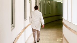 La oposición ve "irresponsabilidad" en las sobredosis de metadona y reclama "transparencia"