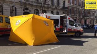 Un camión atropella a una mujer en la calle Montalbán