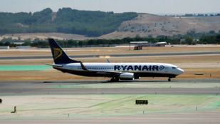 Homofobia en Ryanair: "Dos maricones no entran en mi avión"