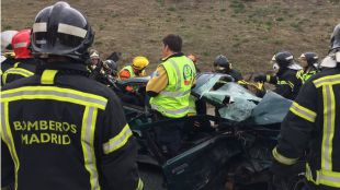 Tres heridos en un aparatoso accidente en Villaverde