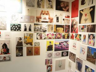 Sección de la exposición 'Muerte a los grandes relatos', que acoge Usera.