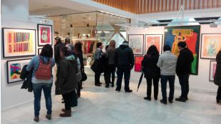 Ciudad Lineal acoge una exposición de arte inclusivo