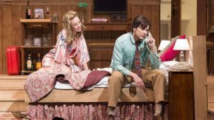 Una vez al año : el año próximo en el mismo sitio