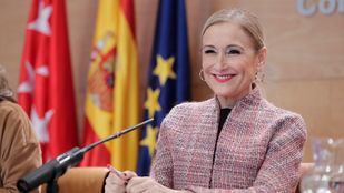 Acusan a Cifuentes de sacarse un máster con notas falsificadas