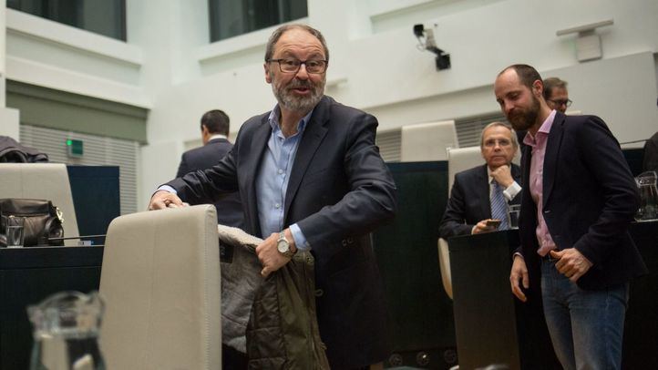 Javier Barbero, al inicio del Pleno del Ayuntamiento este jueves.