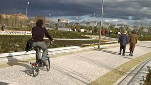 Detenidos tres menores por robar armados en Madrid Río