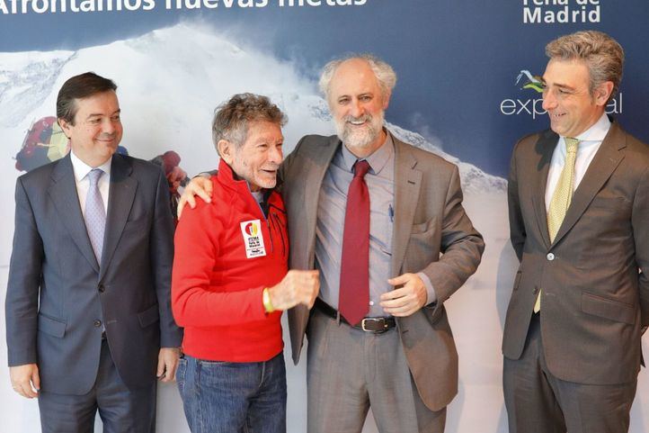 Luis Cueto ha asistido a la presentación junto al montañero español.