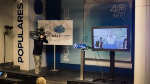 Cifuentes reacciona con una querella: "Conmigo no van a poder"