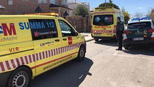 Momento del traslado de la niña al hospital.