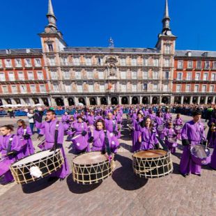 Una tamborrada para poner punto final a la Semana Santa