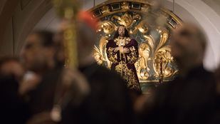 El Cristo de las Tres Caídas procesiona por primera vez