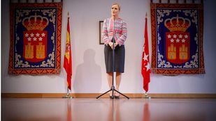 Cifuentes admite que no fue a clase y no se plantea dimitir