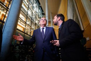 El PSOE ignora a Cs y registrará su moción en las próximas horas