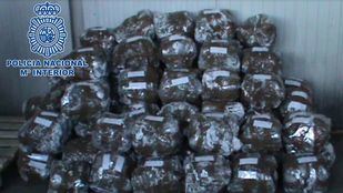 Traficaban con marihuana dentro de botes de pintura