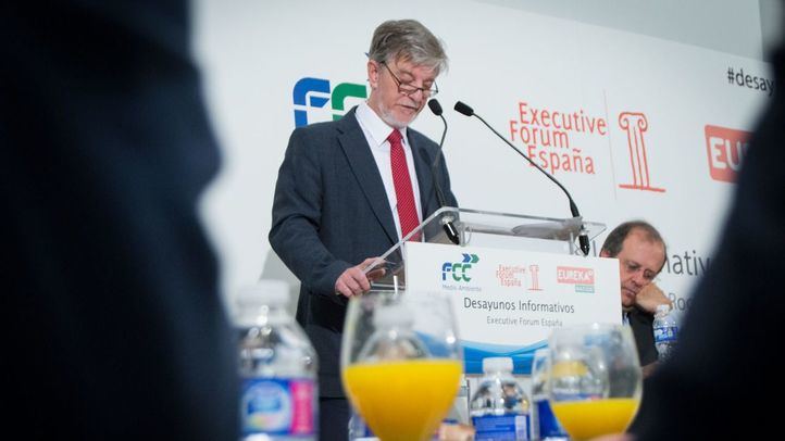 El regidor maño ha presentado su propuesta de modelo económico deseable para las nuevas ciudades.