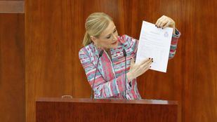 Cifuentes ni presentó ni defendió su TFM, según una profesora