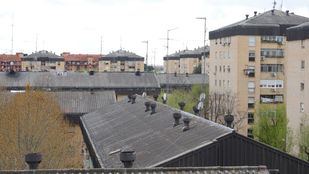 Cerco a 40 años de amianto en Orcasitas: el Consistorio lo eliminará en 1.500 casas