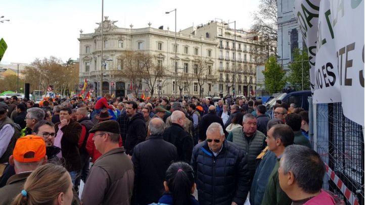 Cazadores se concentran en la plaza de Cibeles