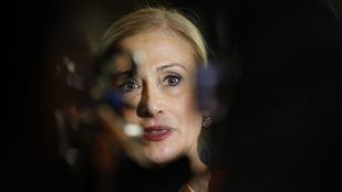 Cifuentes elimina el máster de su biografía oficial