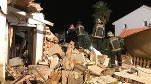 Rescatados entre los escombros de una vivienda tras una explosión de gas