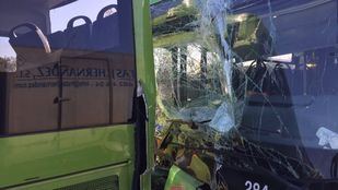 La colisión entre dos autobuses en la A-6 deja 26 heridos leves
