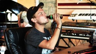 Muere el DJ sueco Avicii a los 28 años