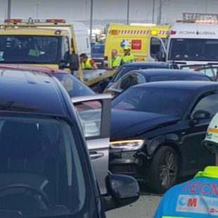 Ocho heridos leves tras una colisión entre nueve vehículos