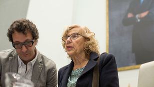 Carmena dice que no hubo propuesta del PSOE: "Es una polvareda"