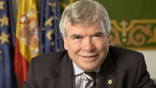 El cese de 26 trabajadores de LYMA enfrenta al exalcalde Castro y Hernández