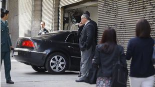 La presidenta comparece tras una reunión de urgencia