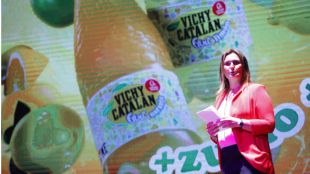 Vichy Catalán Fruit, una bebida con alma surfera