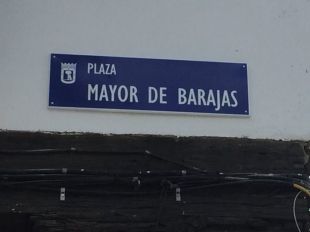 Latina y Barajas dicen adiós a sus placas franquistas