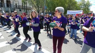 Primero de Mayo morado: el feminismo acompaña a los pensionistas