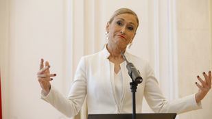 Cifuentes vuelve a la universidad: pide reincorporarse a la Complutense