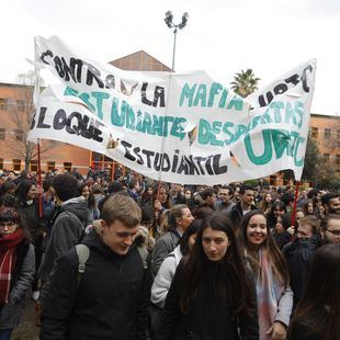 Marcha en la Complutense contra la vuelta de Cifuentes