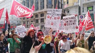 Trabajadores de H&M protestan frente a la tienda de Gran Vía