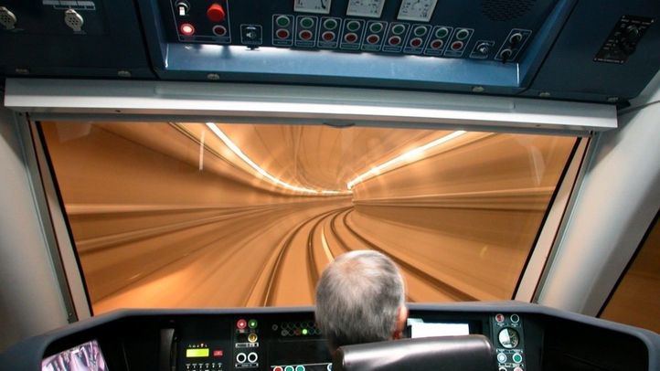 Cabina de un conductor de Metro de Madrid