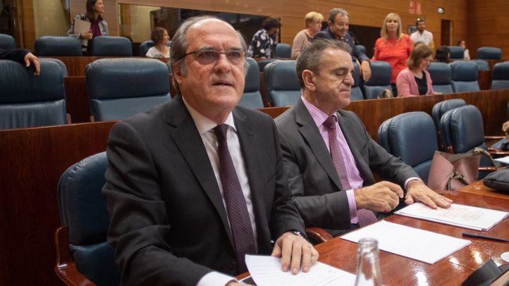 EL portavoz del PSOE, Ángel Gabilondo, junto al secretario general del PSOE-M, José Manuel Franco.