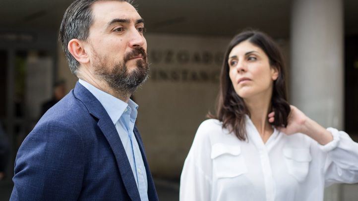 Los periodistas del Eldiario.es, Ignacio Escolar y Raquel Ejerique. El director de eldiario.es, Ignacio Escolar, y Raquel Ejerique, jefa de la sección de Social del medio y firmante de la noticia que comenzó el 'mastergate'.