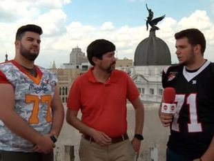 Los protagonistas de la Final de Fútbol Americano Junior comparten su triunfo con Madridiario