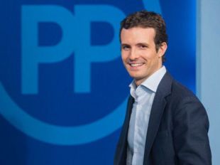 Dos investigaciones y Casado insiste: todo su CV es "cierto"