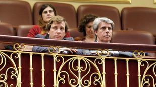 Día histórico o mala noticia: la política madrileña discrepa sobre el cambio