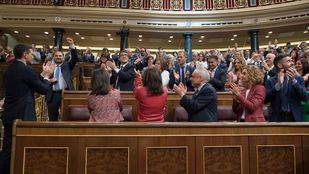 Sánchez promete "consenso, humildad y entrega" en su Gobierno