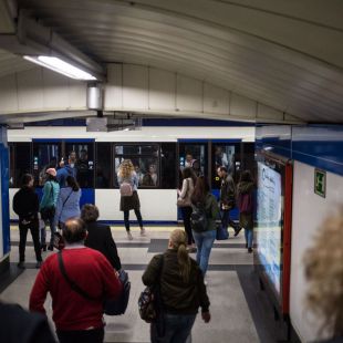 El Metro arranca con "normalidad" pese al 70 por ciento de servicios mínimos