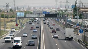 Más de 20 heridos al chocar un autobús con un camión en la A-4