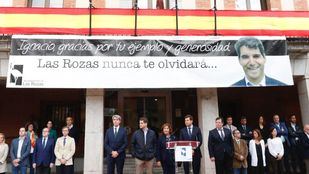 Familiares y representantes políticos han acudido al homenaje en Las Rozas.