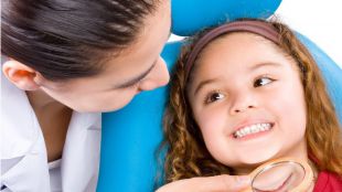 Por primera vez en el dentista: prepara a tu hijo para la ocasión