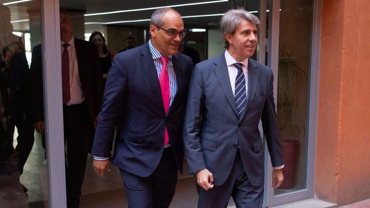 El presidente de la Comunidad de Madrid ha entregado los Premios Extraordinarios de Educación Secundaria Obligatoria, Bachillerato, Formación Profesional y Enseñanzas Profesionales de Música, Danza y Artes Plásticas y Diseño en el I.E.S Beatriz Galin