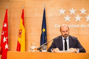 La Comunidad de Madrid 'reacciona' y contratará más docentes