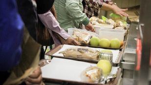 La normativa pretende reducir la exposición de los menores a la comida basura.